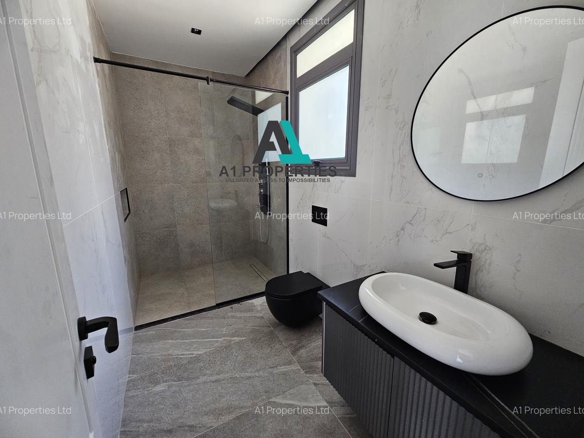 5 Bed Townhouse with En Suite in Lavington - 18