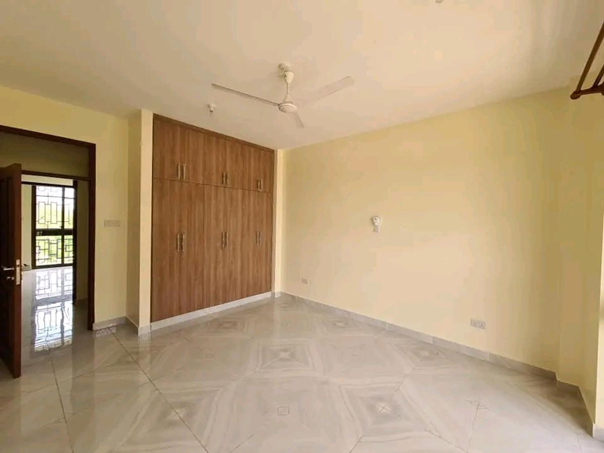 3 Bed Apartment with En Suite at Kasuku Road - 14