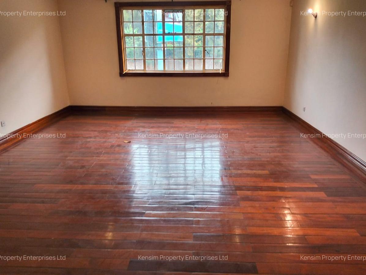 4 Bed Townhouse with En Suite in Lavington - 17