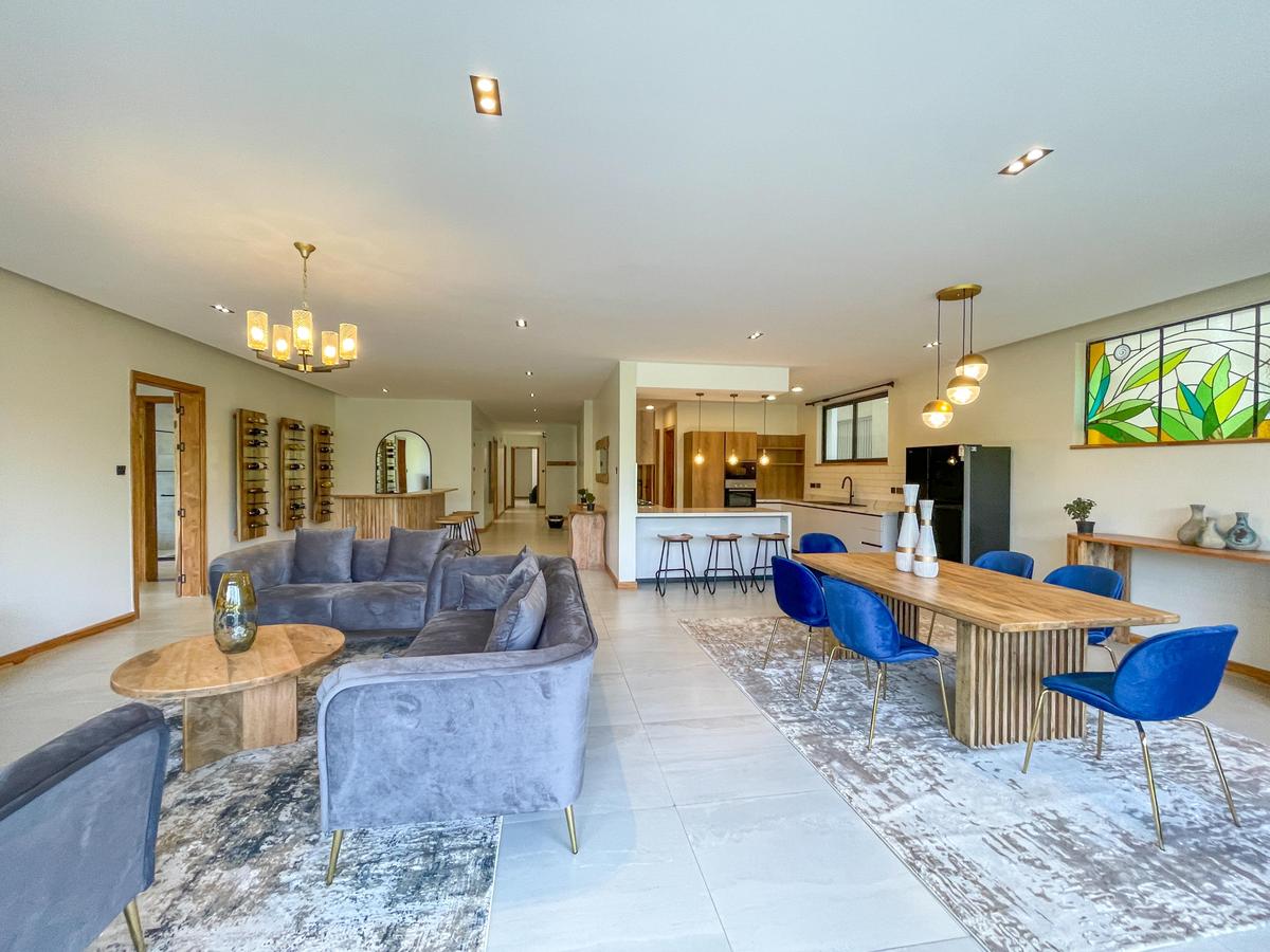 Furnished 3 Bed Apartment with En Suite in Spring Valley