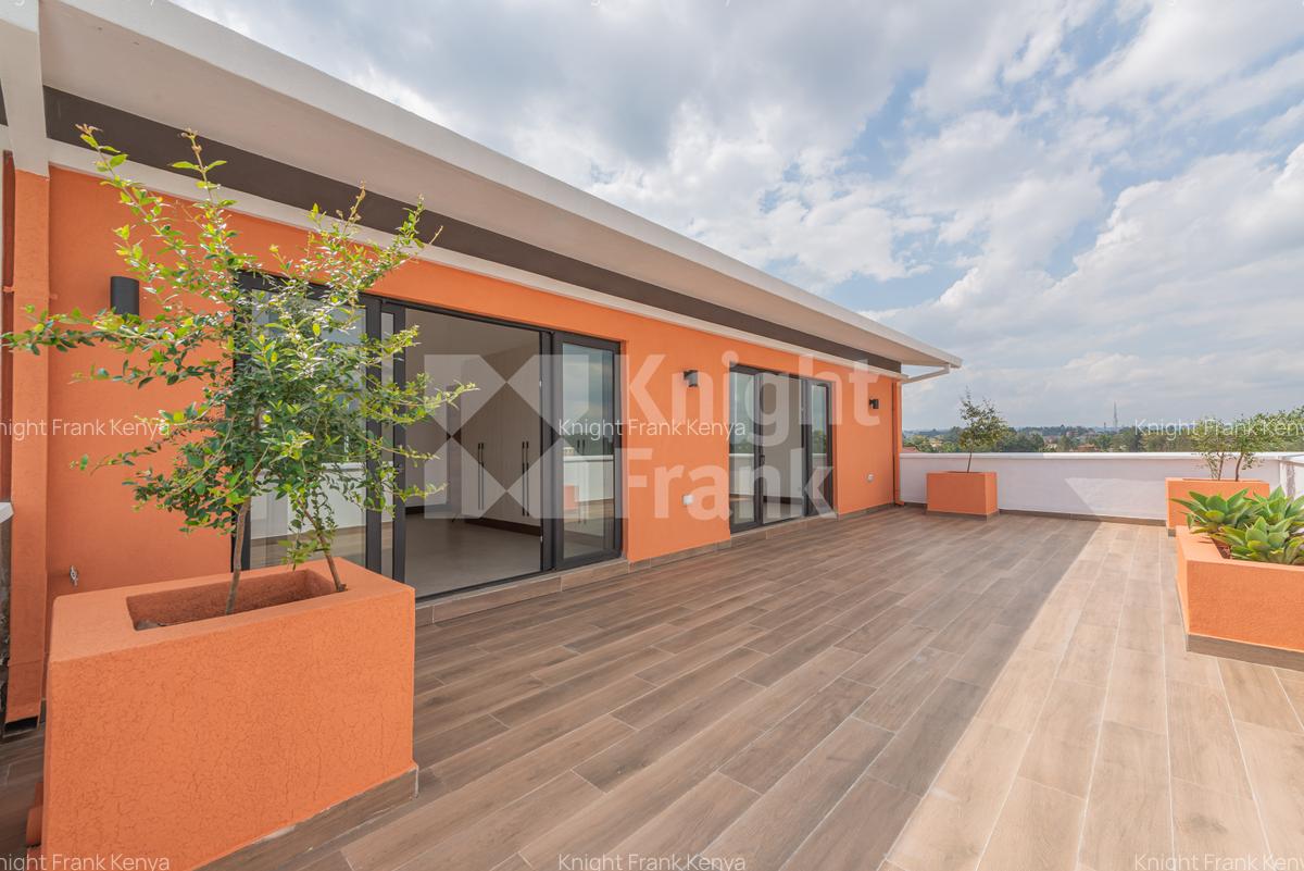 5 Bed Townhouse with En Suite at Isk Road - 6