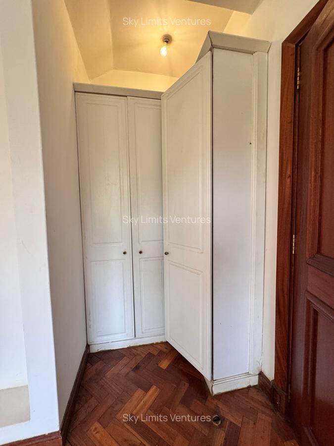 4 Bed Townhouse with En Suite in Kilimani - 12