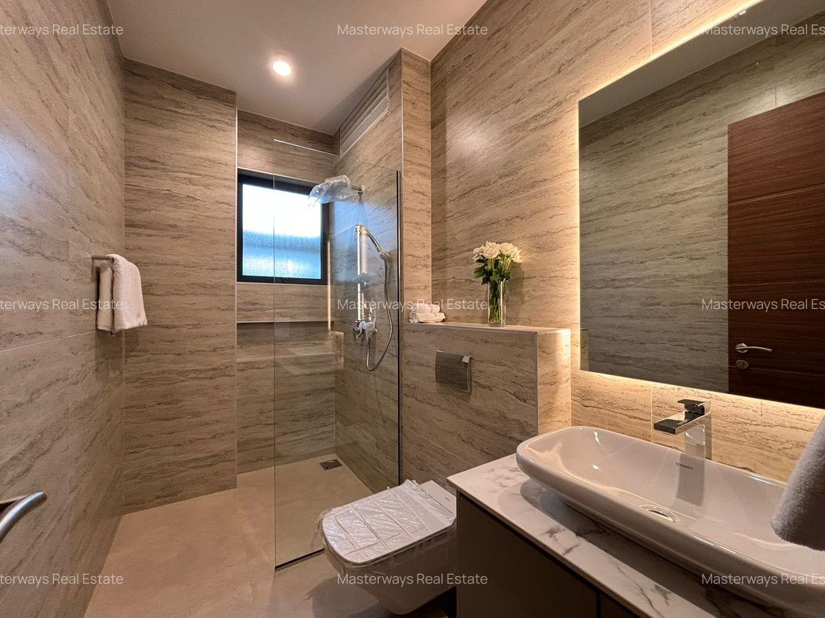 3 Bed Apartment with En Suite in Riverside - 10