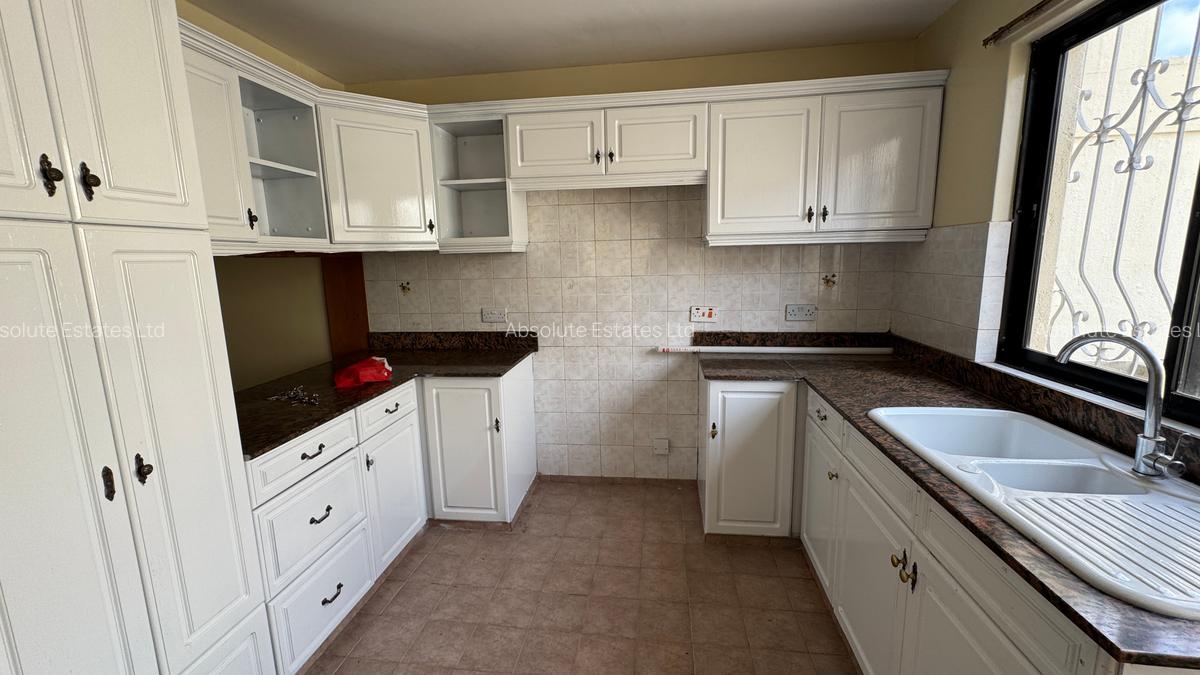 4 Bed Townhouse with En Suite in Kilimani - 11