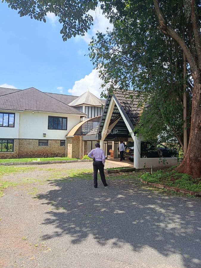 10 Bed House with En Suite in Karen - 8