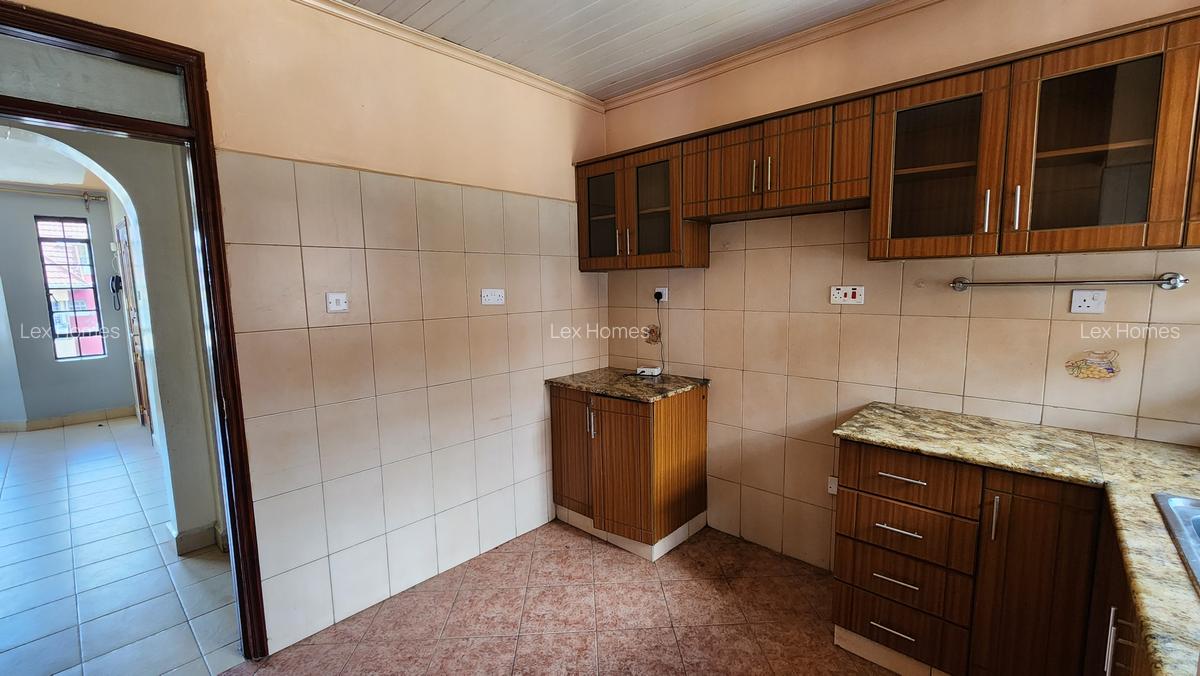 3 Bed Apartment with En Suite at - 5