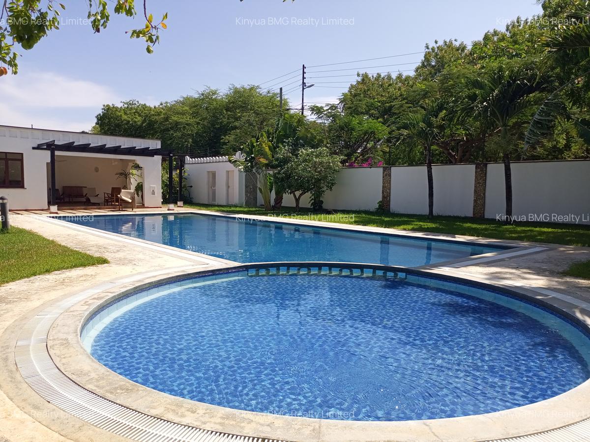 4 Bed Townhouse with En Suite in Nyali Area - 3