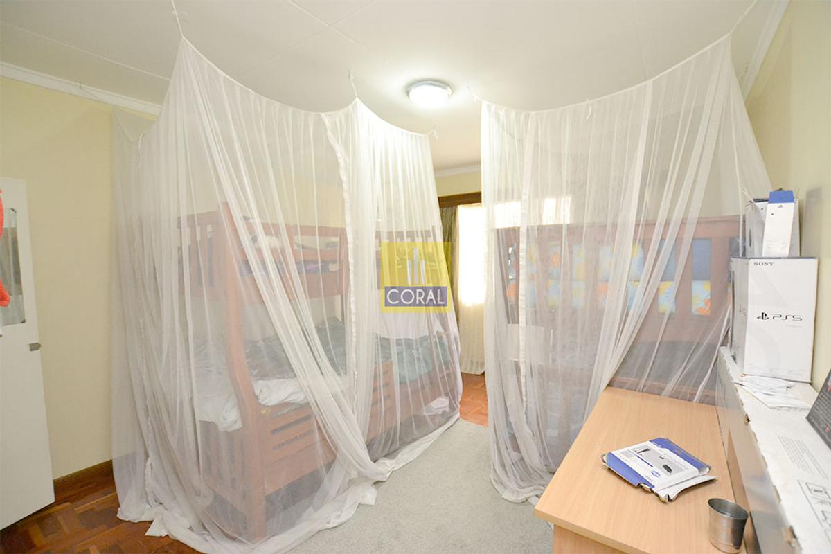 4 Bed Apartment with En Suite in Lavington - 11