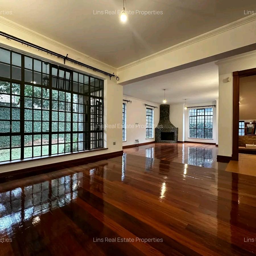 4 Bed Townhouse with En Suite in Spring Valley - 19