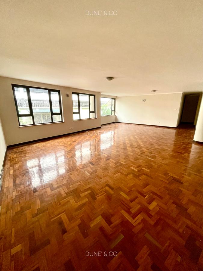 3 Bed Apartment with En Suite in Riverside - 1