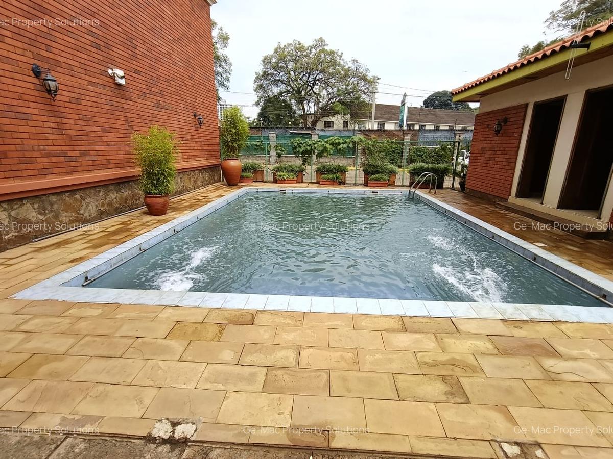 Serviced 3 Bed Apartment with En Suite in Spring Valley - 2