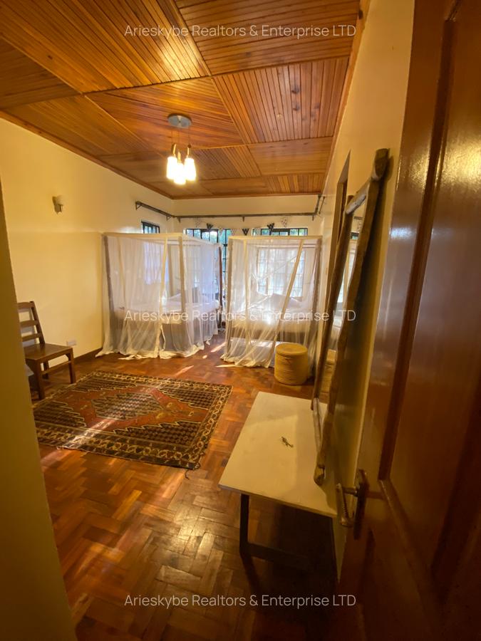 5 Bed Villa with En Suite in Runda - 13