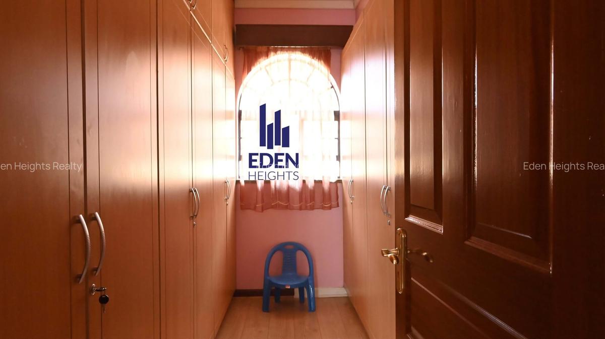 5 Bed Townhouse with En Suite in General Mathenge - 11