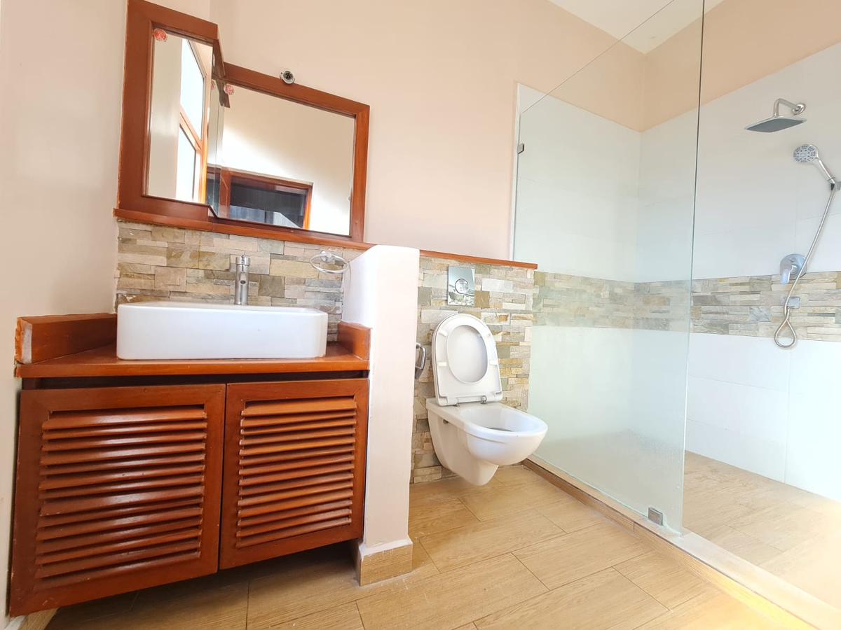 5 Bed Townhouse with En Suite at Karen - 14
