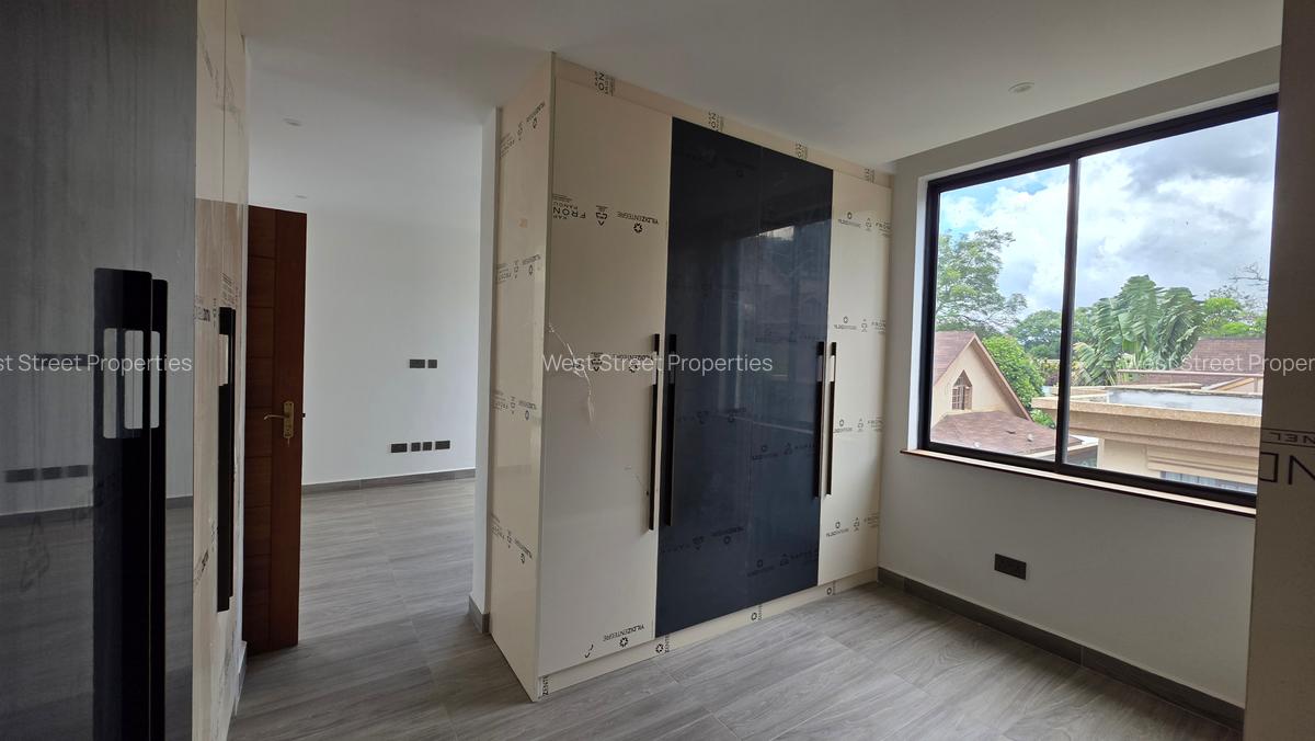 5 Bed Villa with En Suite at Lavington - 14