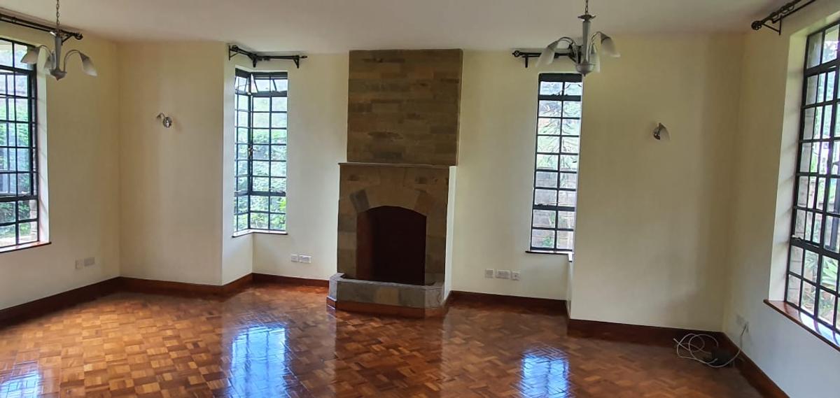 4 Bed Townhouse with En Suite in Lavington - 9