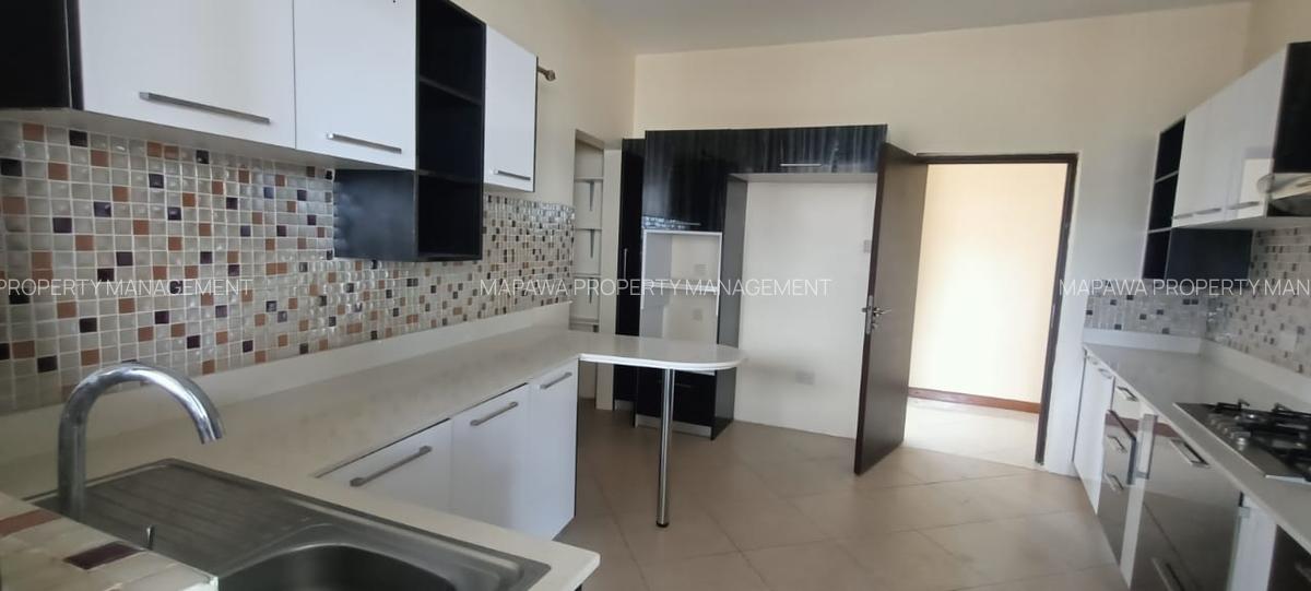 3 Bed Apartment with En Suite in Kileleshwa - 16