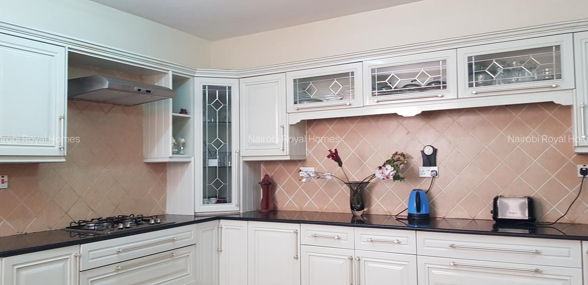 5 Bed Townhouse with En Suite at Lavington - 9