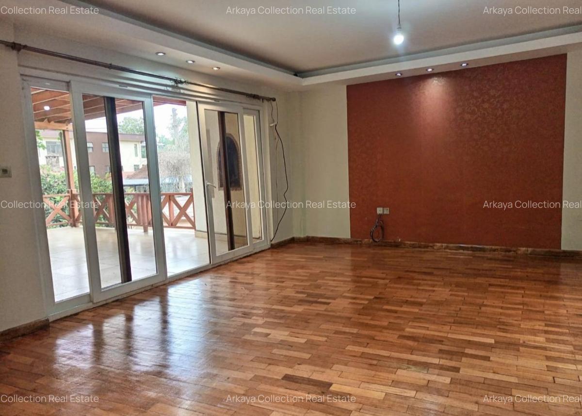 5 Bed Townhouse with En Suite in Lavington - 14