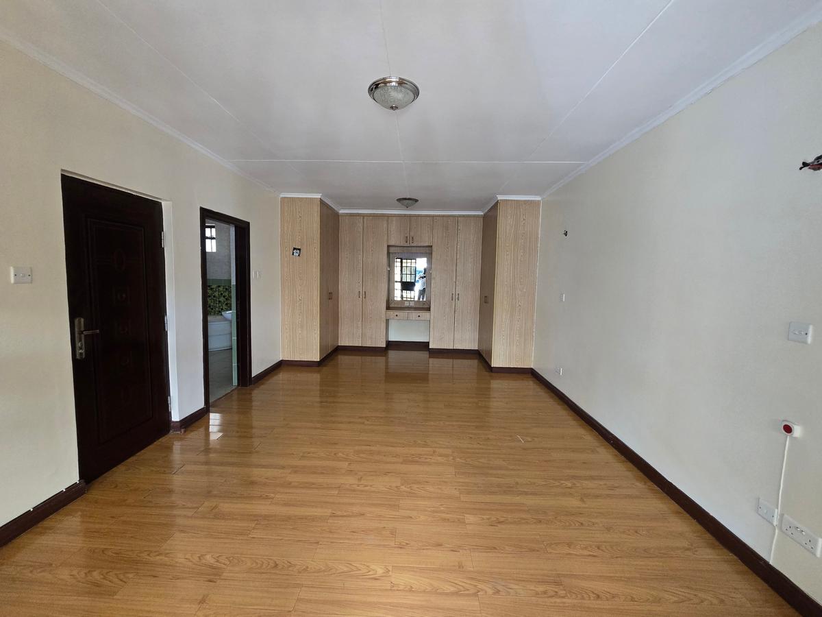 4 Bed Townhouse with En Suite at Gitanga Road - 11