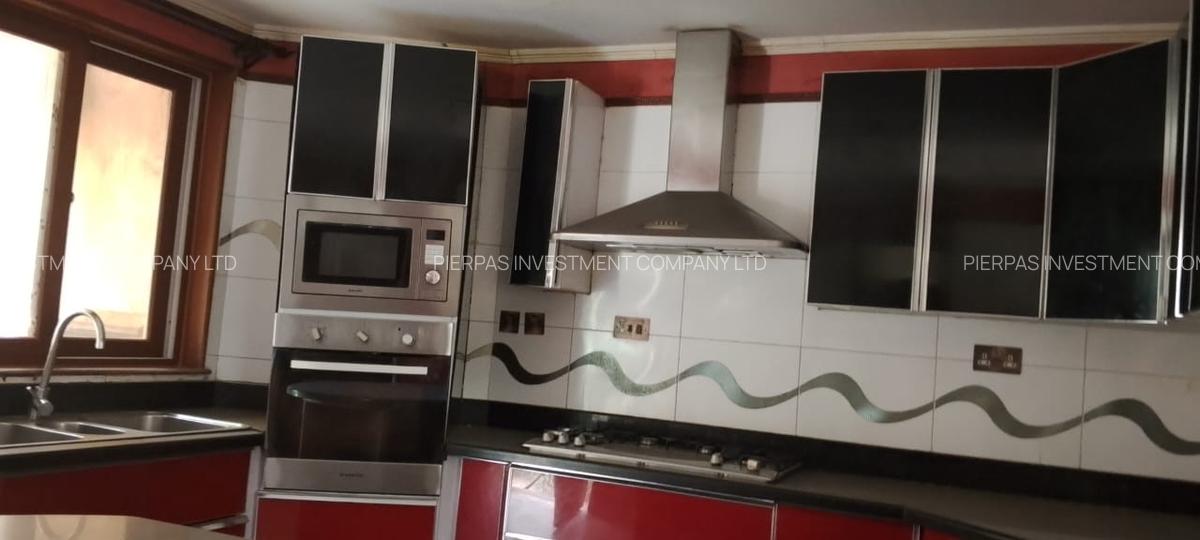 5 Bed Townhouse with En Suite in Spring Valley - 12