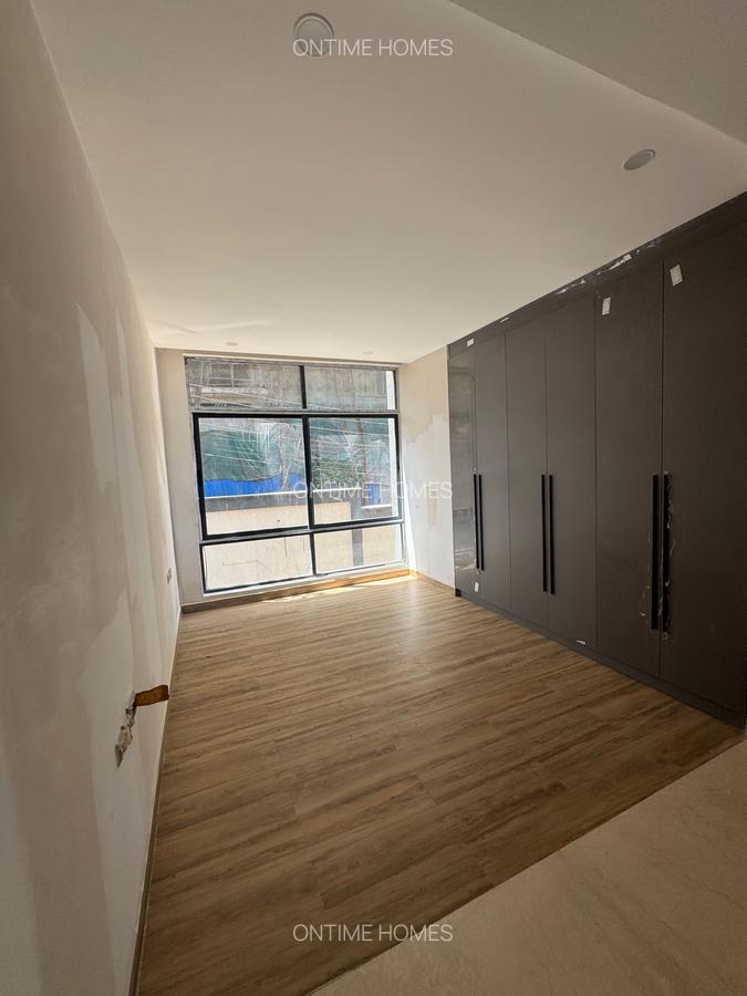 4 Bed Villa with En Suite at Westlands - 16