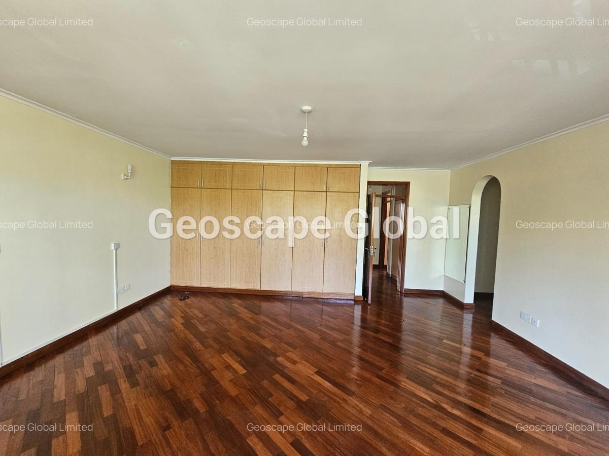 5 Bed Townhouse with En Suite in Lavington - 8