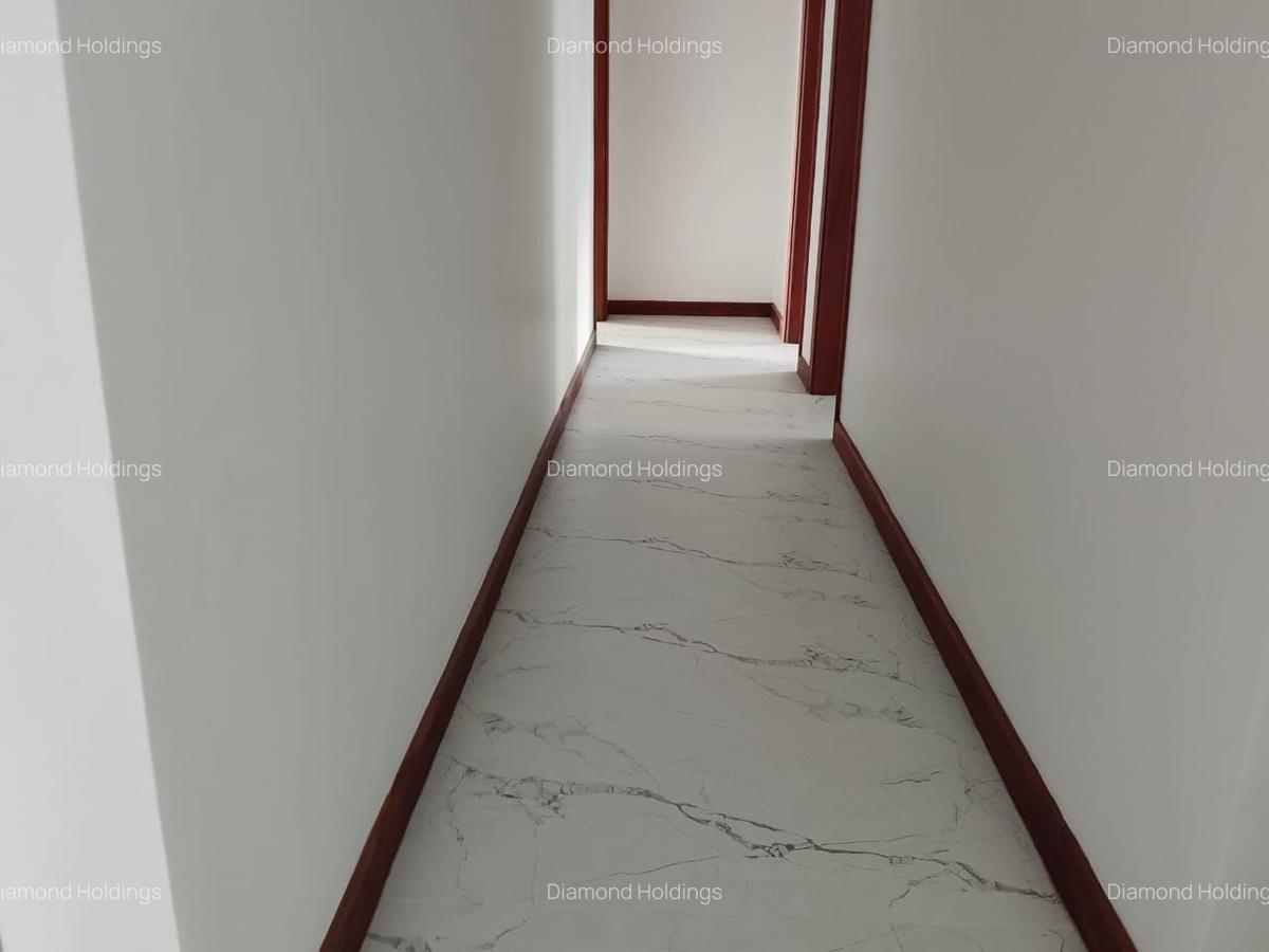 3 Bed Apartment with En Suite at Parklands - 7