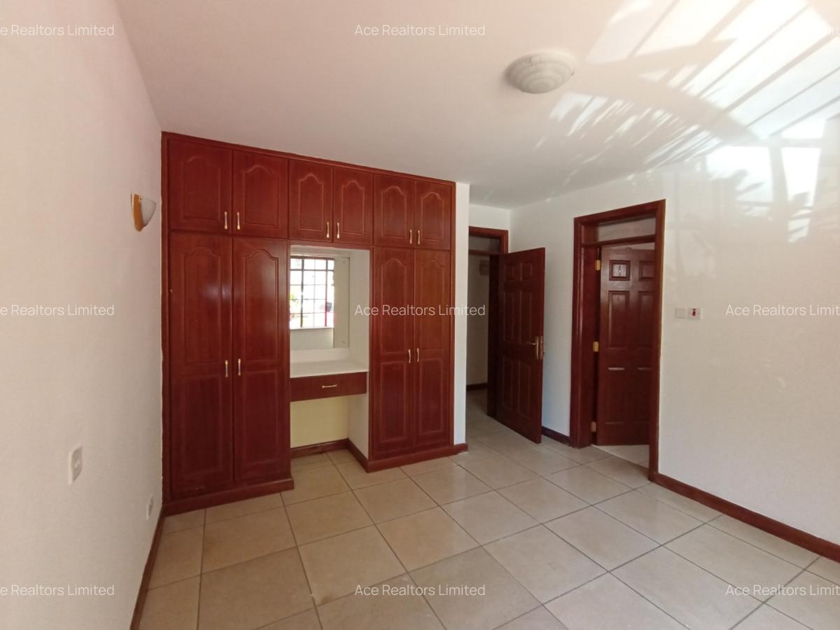 2 Bed Apartment with En Suite at Brookside Estate Westlands Nairobi - 10