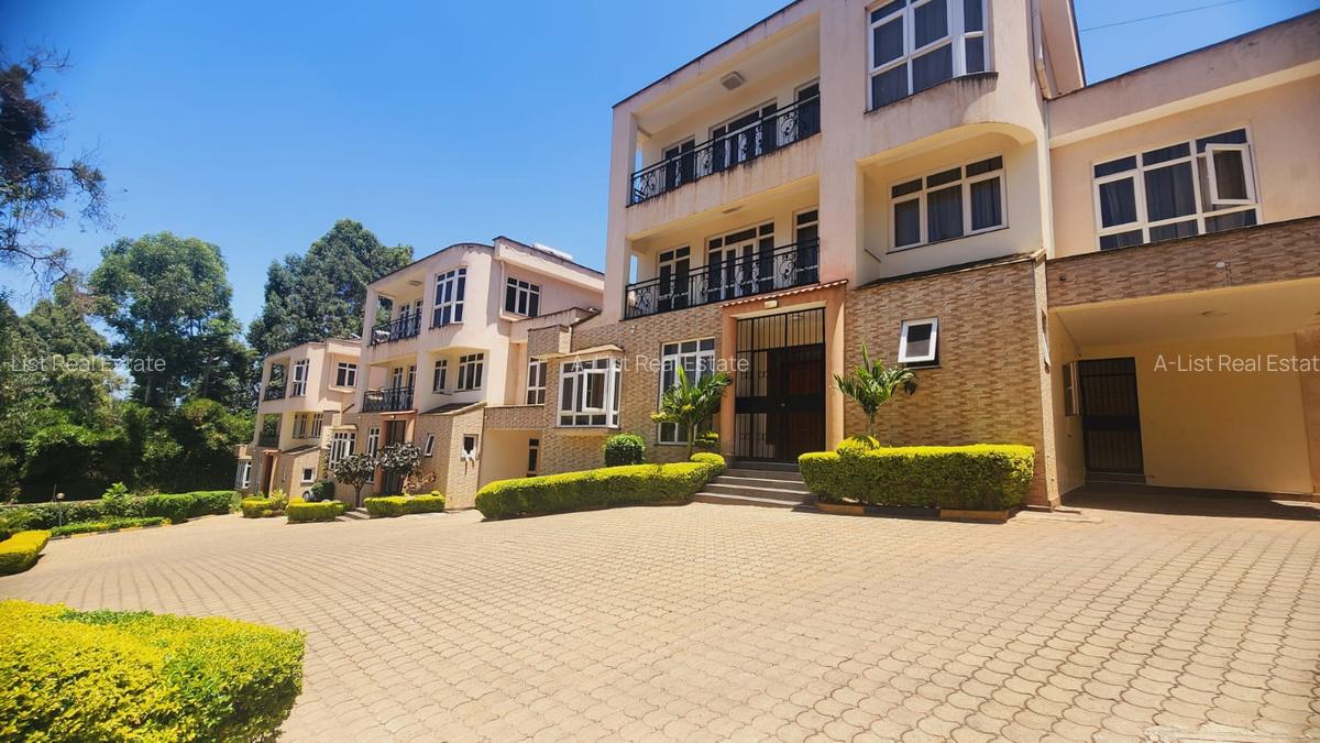 5 Bed Villa with En Suite at Lavington - 1