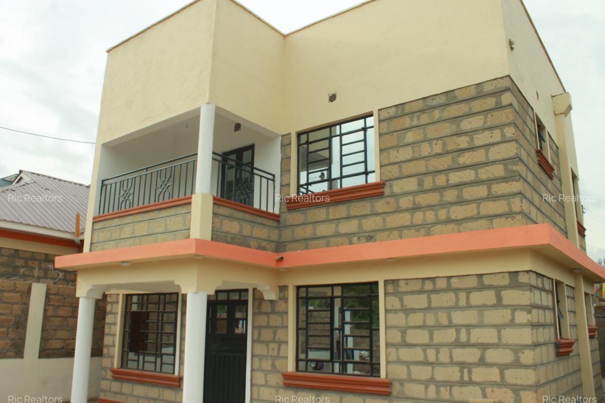 4 Bed Townhouse with En Suite at Magadi Road - 2