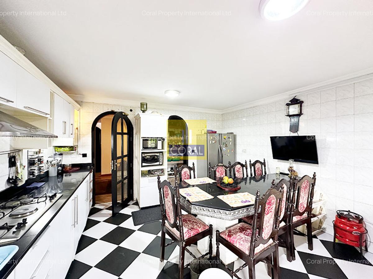 5 Bed Villa in Riverside - 10