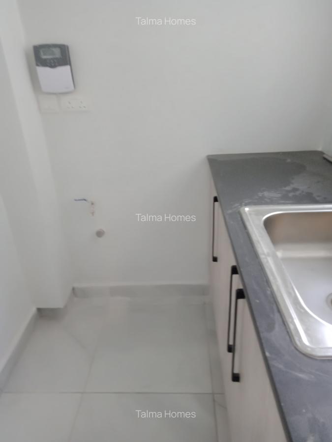 2 Bed Apartment with En Suite in Westlands Area - 12