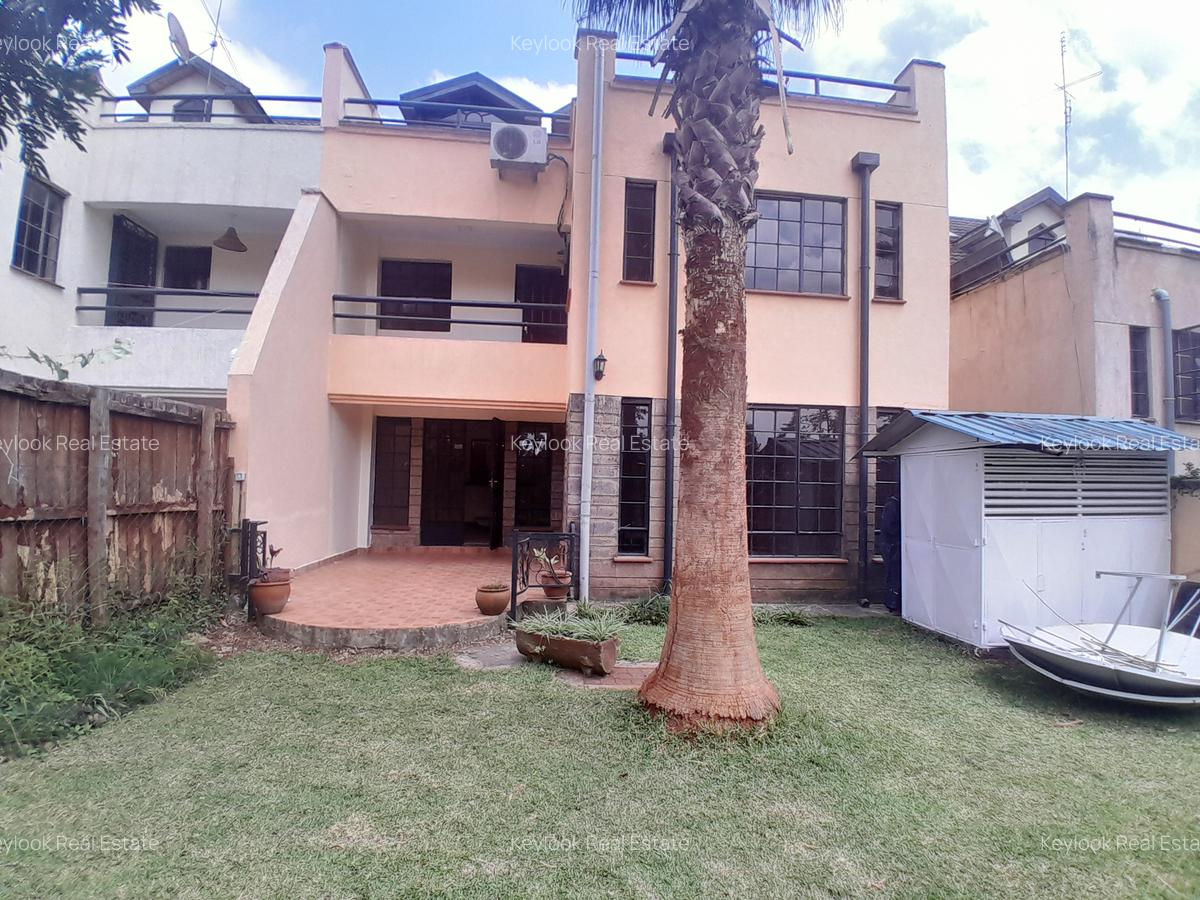 5 Bed Townhouse with En Suite at Lavington - 3