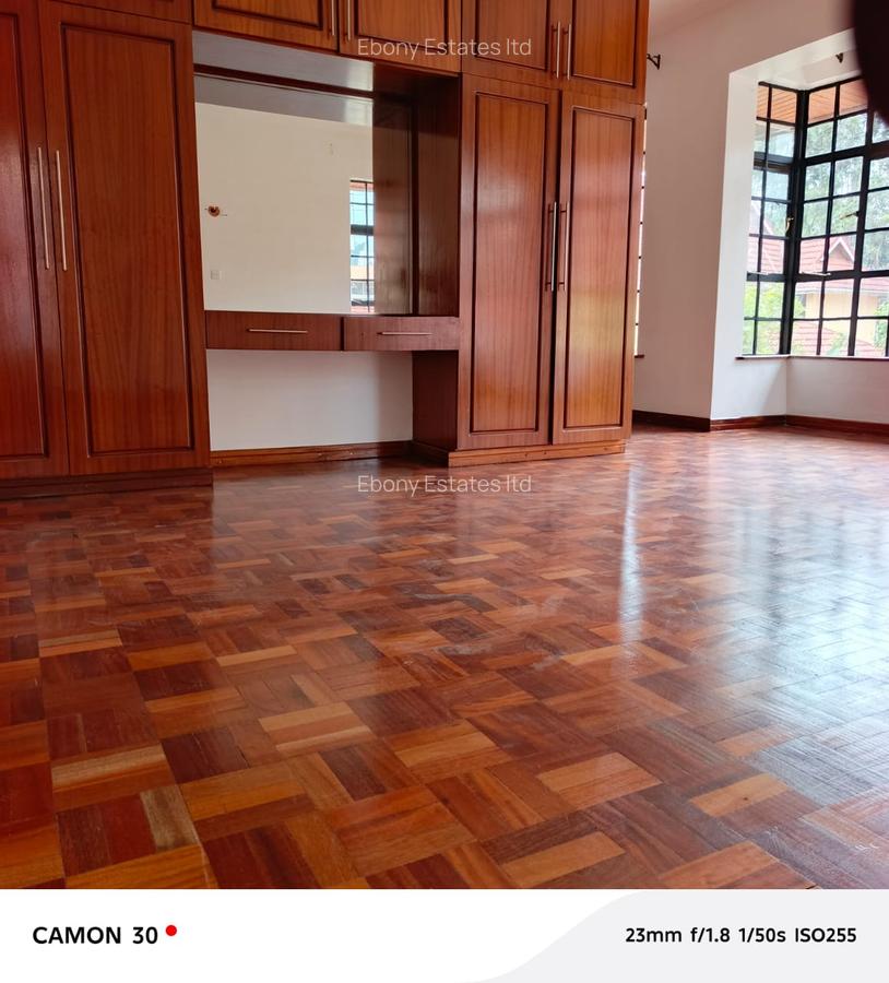 5 Bed Townhouse with En Suite in Lavington - 11