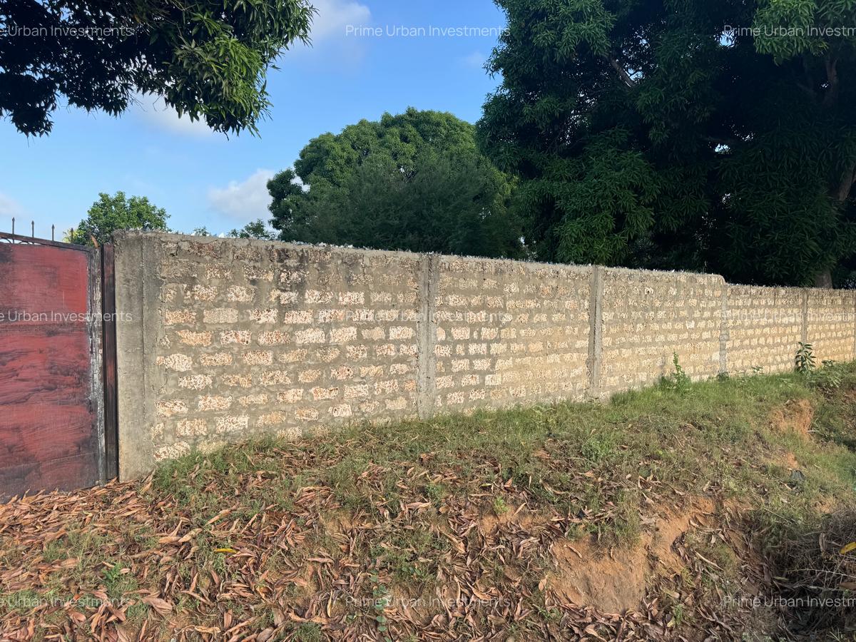 23 ac Land in Kikambala - 12