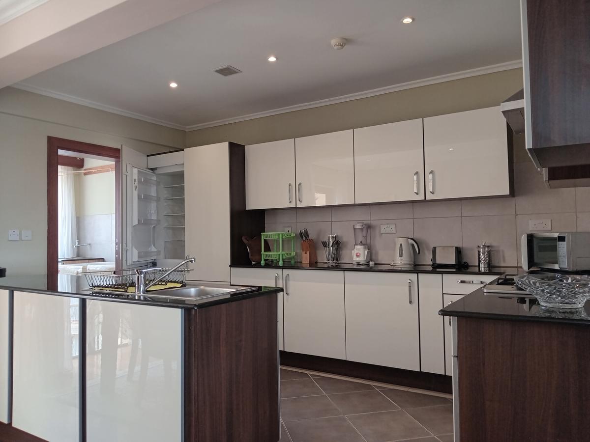 Serviced 3 Bed Apartment with En Suite in Kilimani - 4