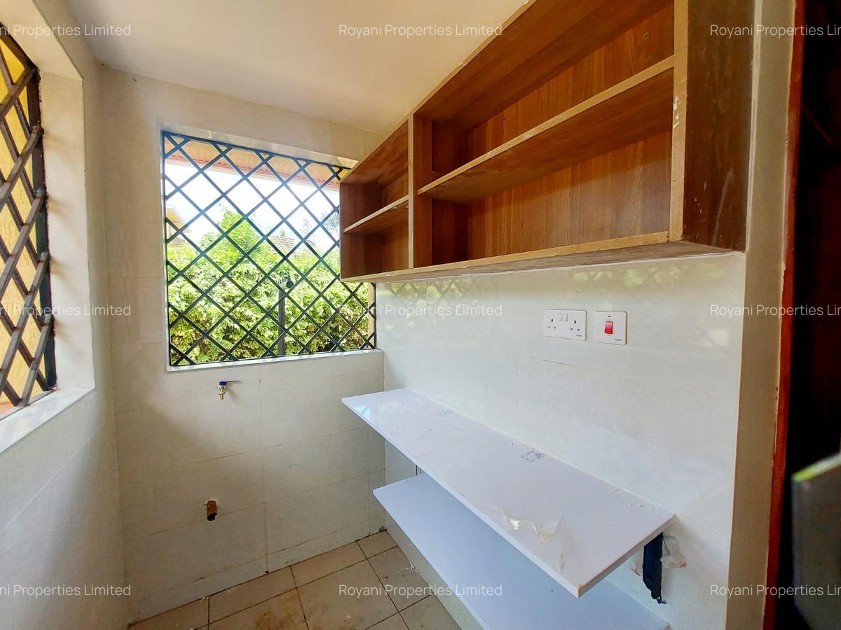 3 Bed Villa with En Suite at Fourways Junction - 7