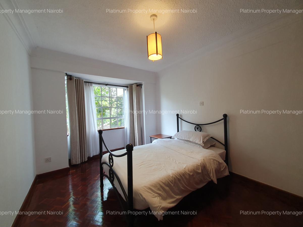 Serviced 2 Bed Apartment with En Suite at Brookside - 11