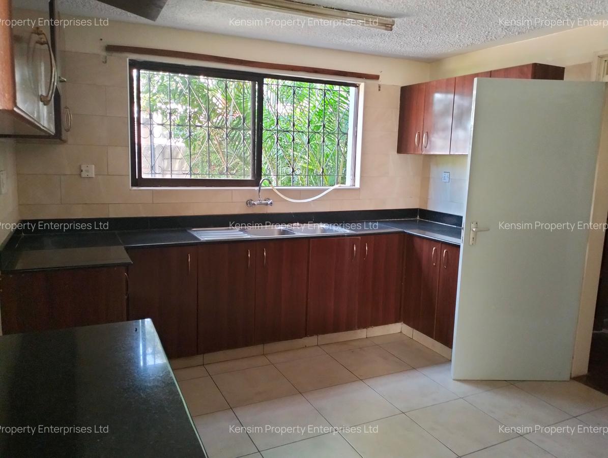 4 Bed Townhouse with En Suite in Kilimani - 10