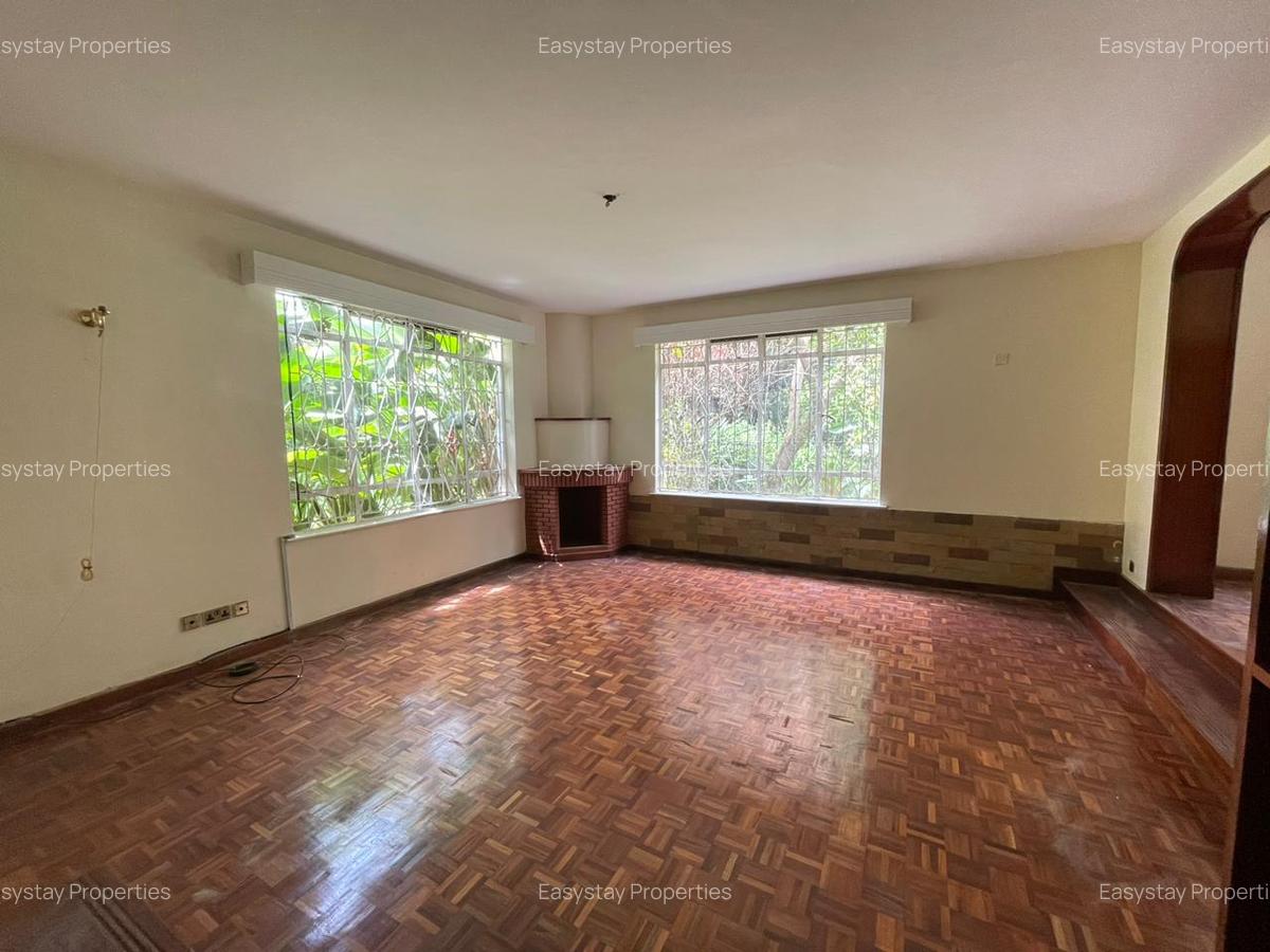 5 Bed Townhouse with En Suite in Kyuna - 10