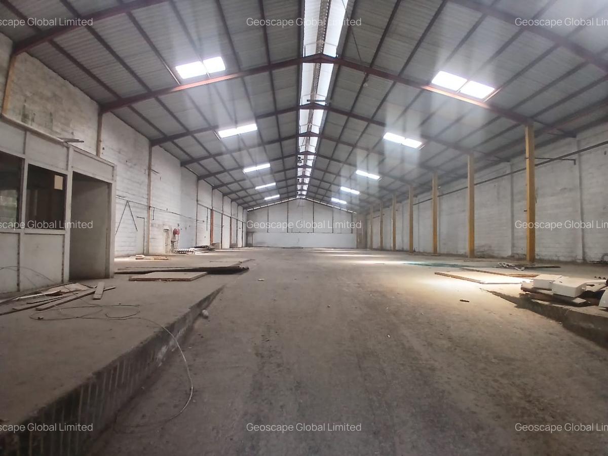 14,500 ft² Warehouse with Parking in Industrial Area - 1