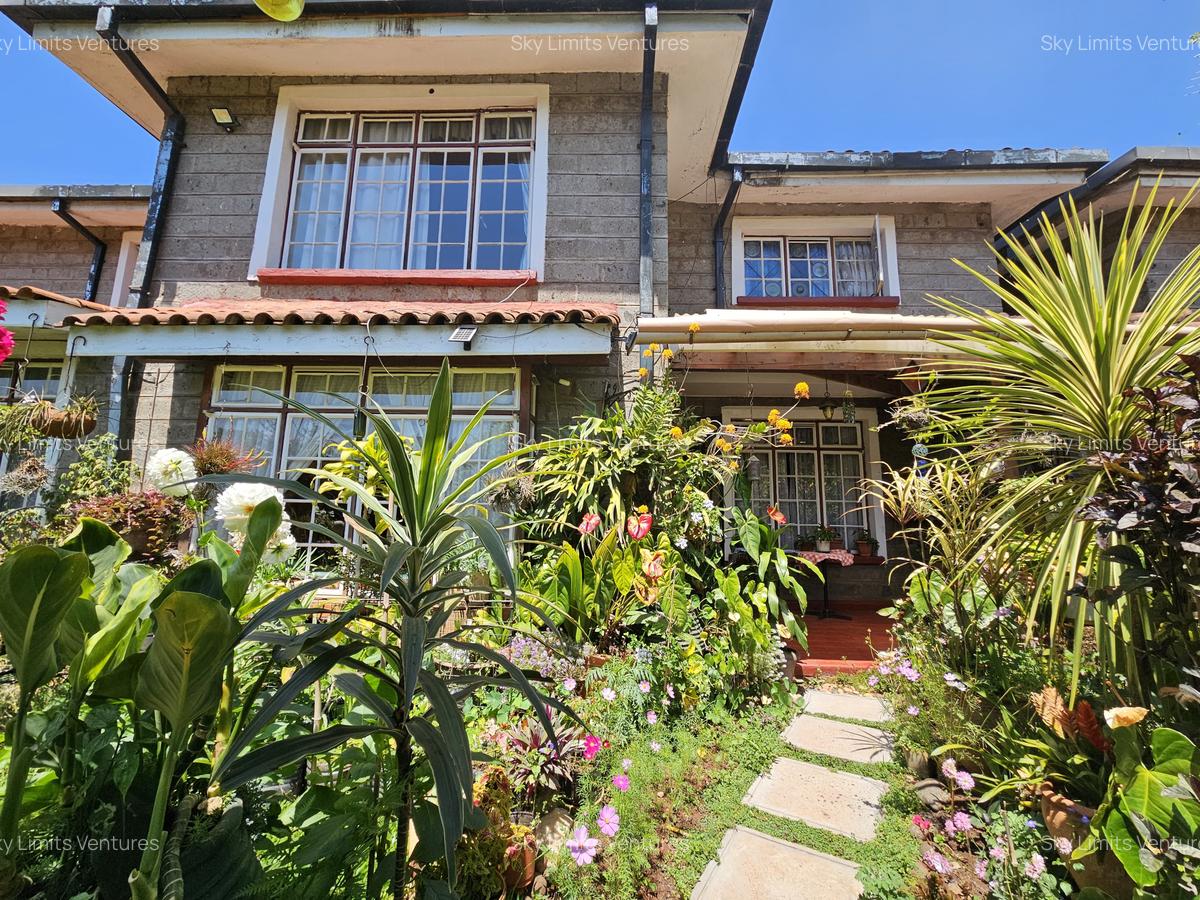 4 Bed Townhouse with En Suite at Lavington - 2