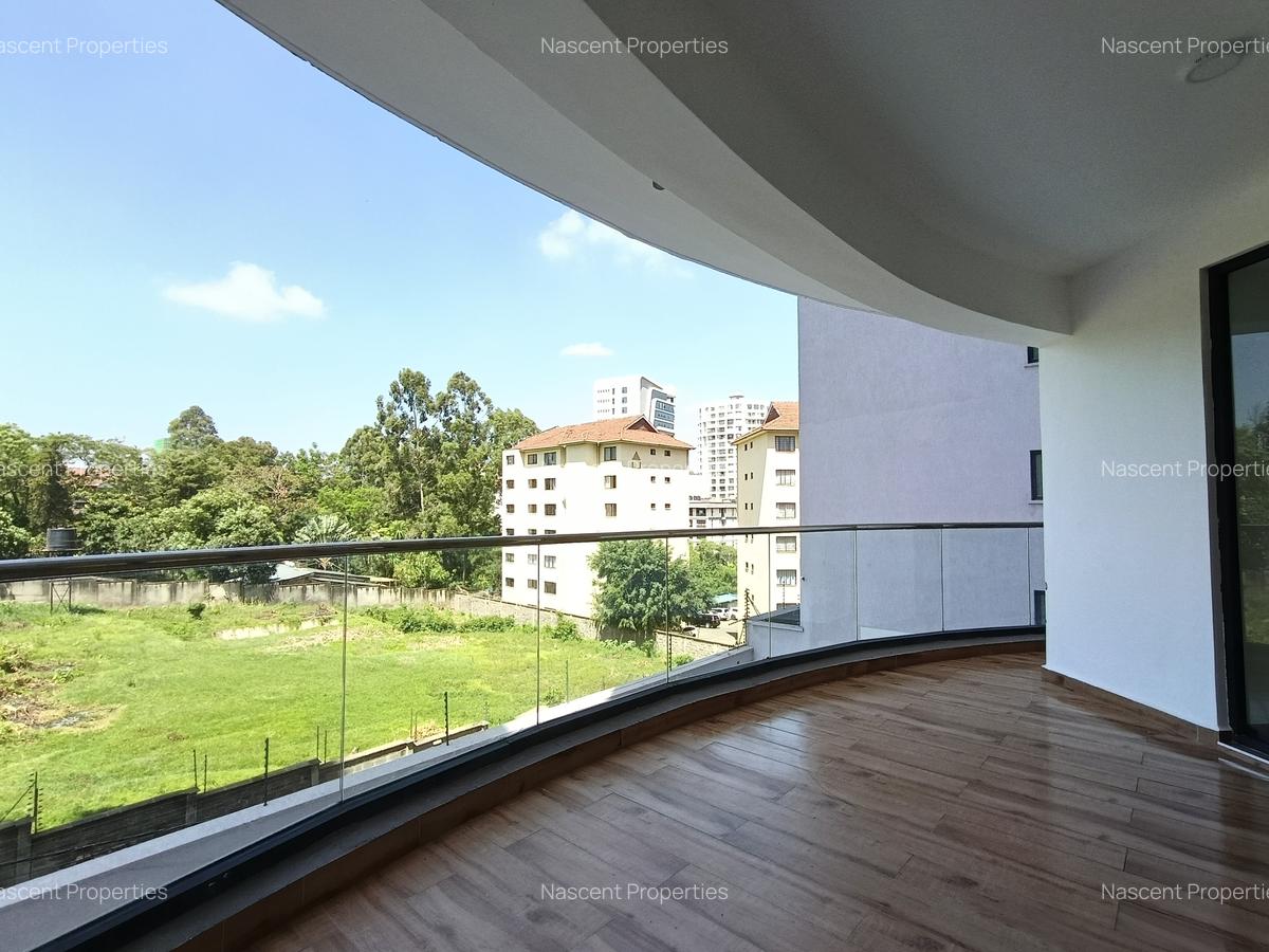 3 Bed Apartment with En Suite in Riverside - 6