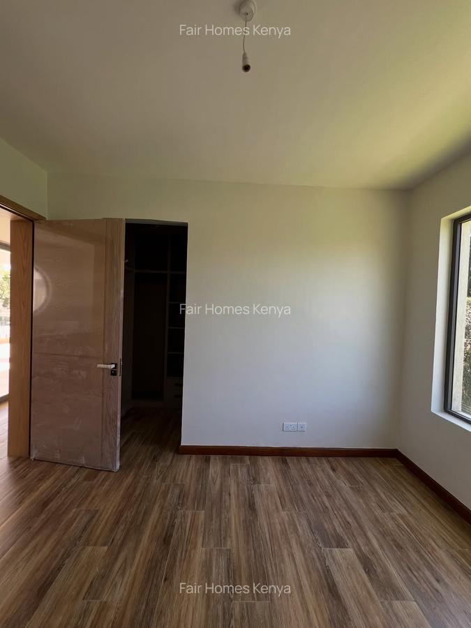 6 Bed Townhouse with En Suite at Lavington Green - 10