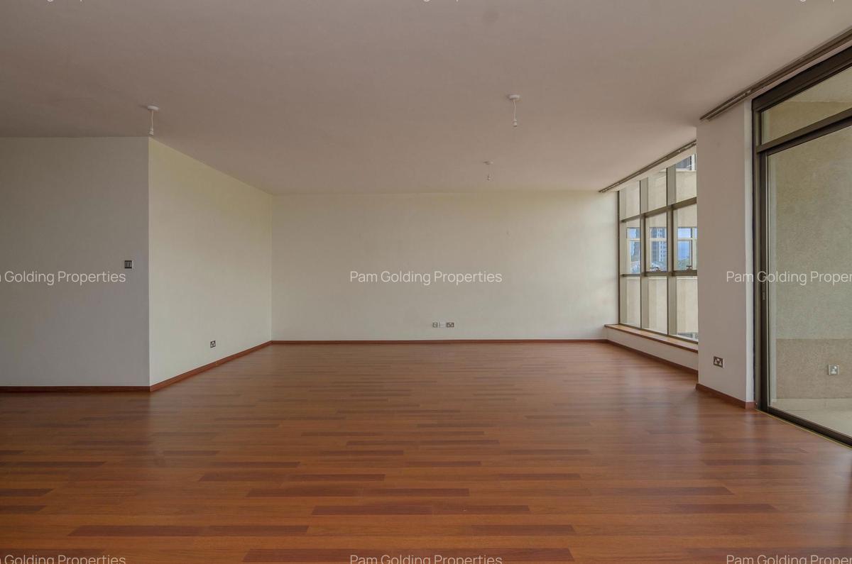 3 Bed Apartment with En Suite in Parklands - 1
