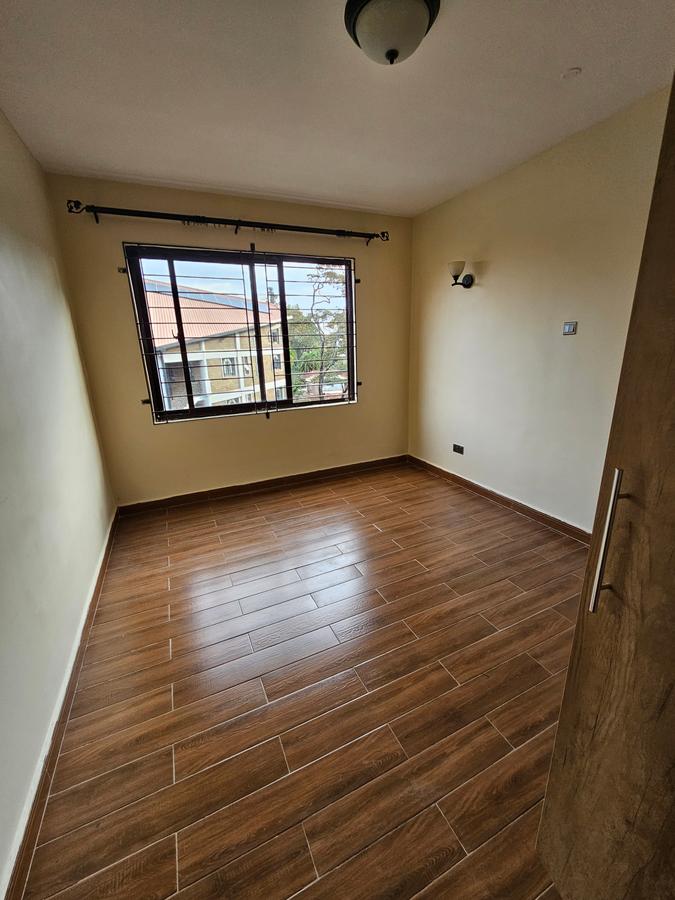 3 Bed Apartment with En Suite at Lavington - 10