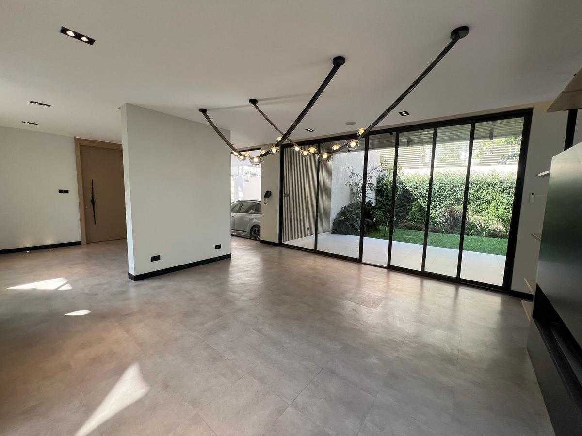 5 Bed Townhouse in Riverside - 17