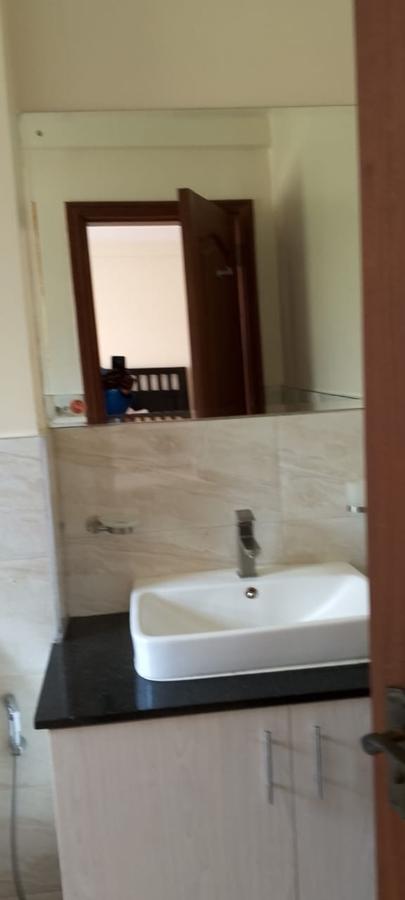 Serviced 3 Bed Apartment with En Suite in Riverside - 15