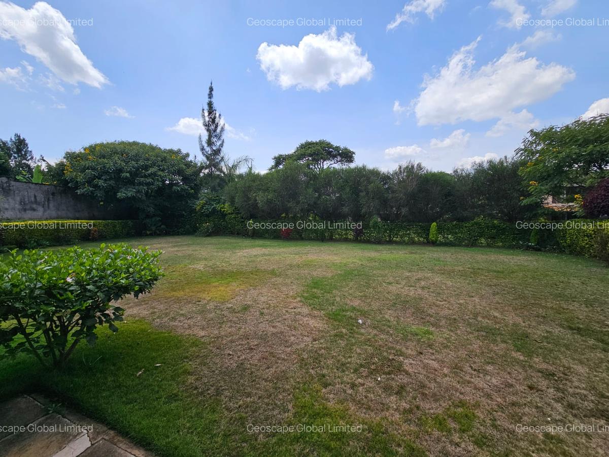 4 Bed Apartment with En Suite in Ridgeways - 2